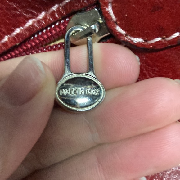 GORGEOUS Italian Leather red travel bag 🧳 - Picture 6 of 10